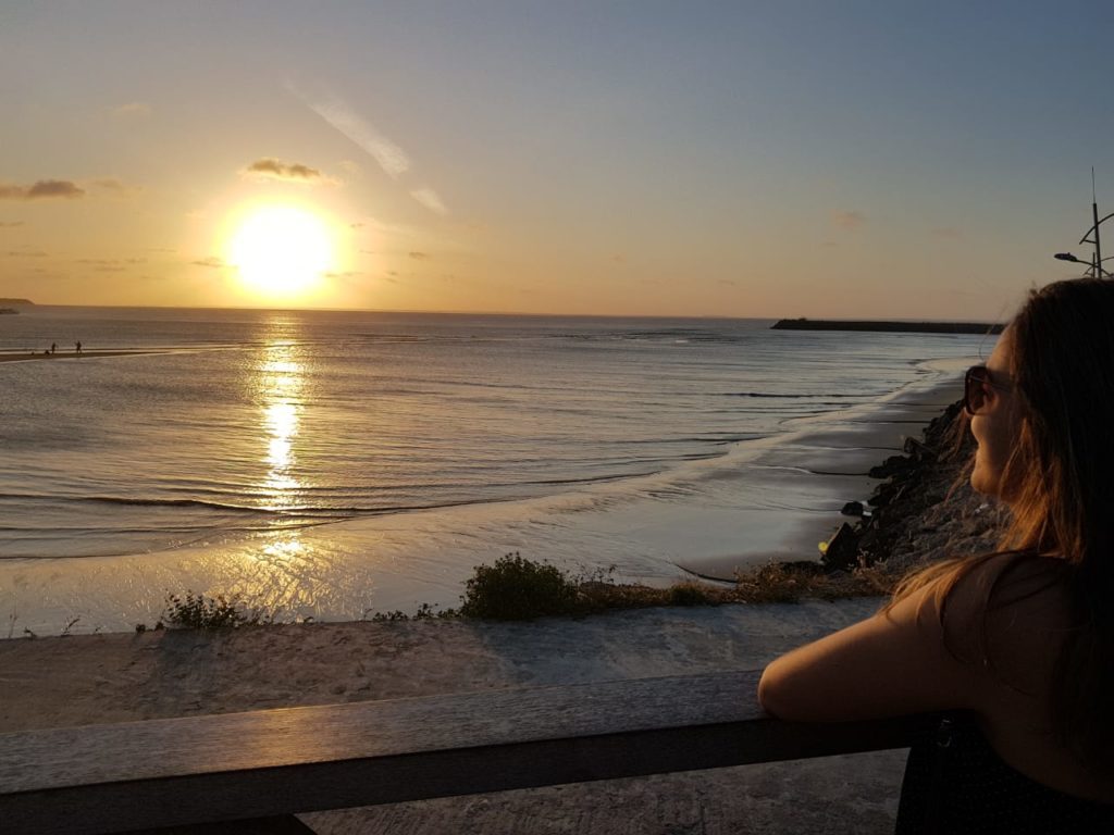Pôr do sol no Espigão Costeiro da Ponta D'Areia em São Luís