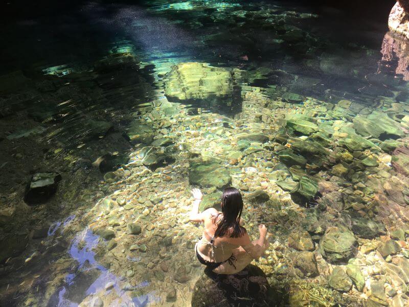 Poço com água cristalina na Chapada das Mesas na melhor época