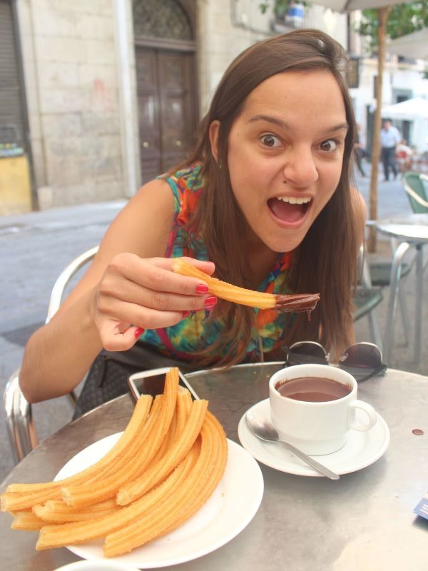 Comendo os churros de Madrid na Chocolateria San Ginés