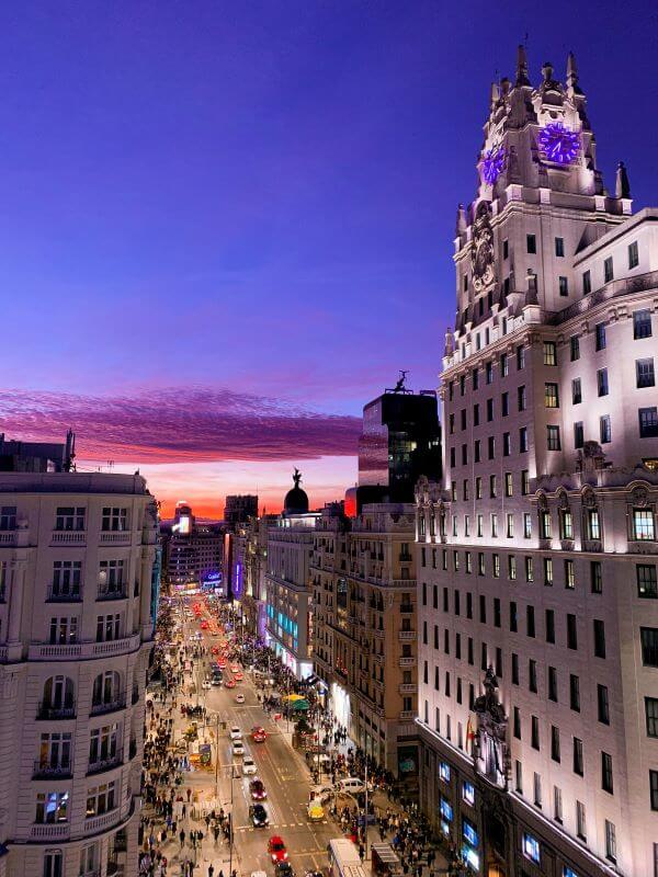 Gran Vía:um dos principais pontos turísticos em Madrid