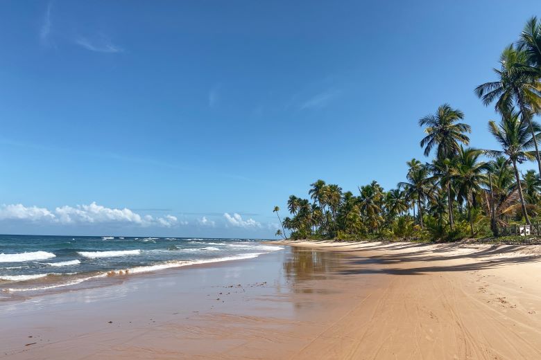 Praia deserta entre Taipu de Fora e Barra Grande, na Península de Maraú, Bahia