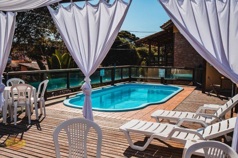 Piscina na Pousada Pargos, em Itaúnas