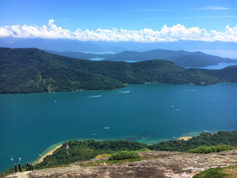 Paisagem de cima do Saco do Mamanguá, que fica em Paraty-Mirim