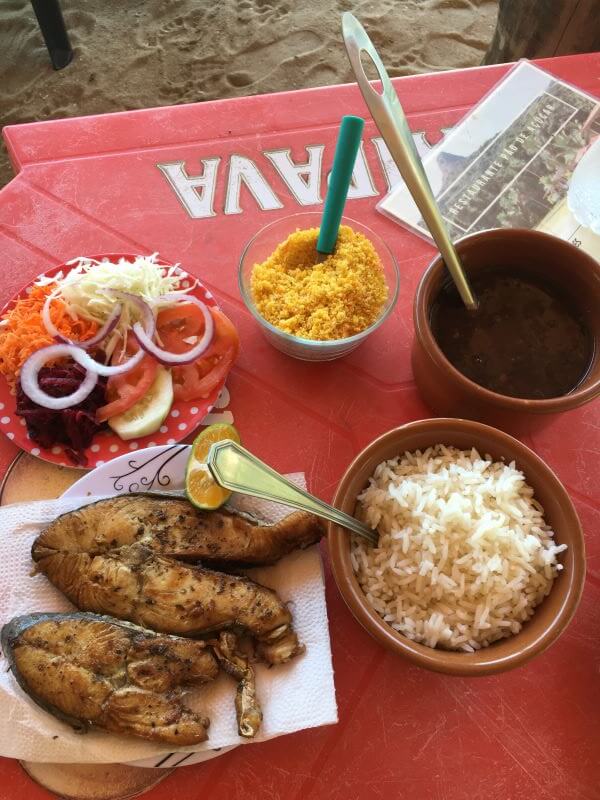Almoço no Restaurante do Orlando, na Praia do Cruzeiro